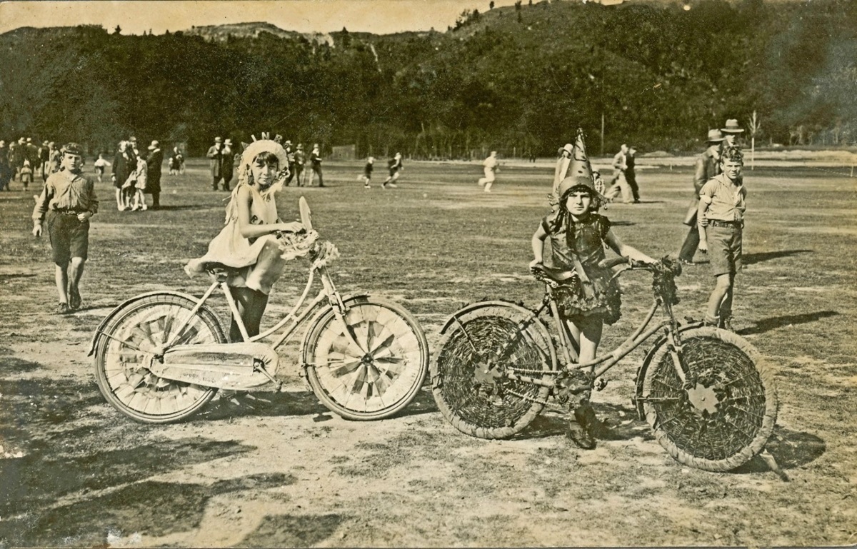UH HISTORY Maidstone Park and the Brown Owl Tearooms.jpg